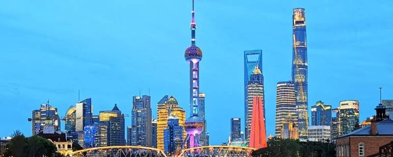 10月份外滩几点亮灯