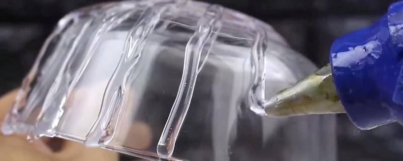 热熔胶遇水容易脱落吗